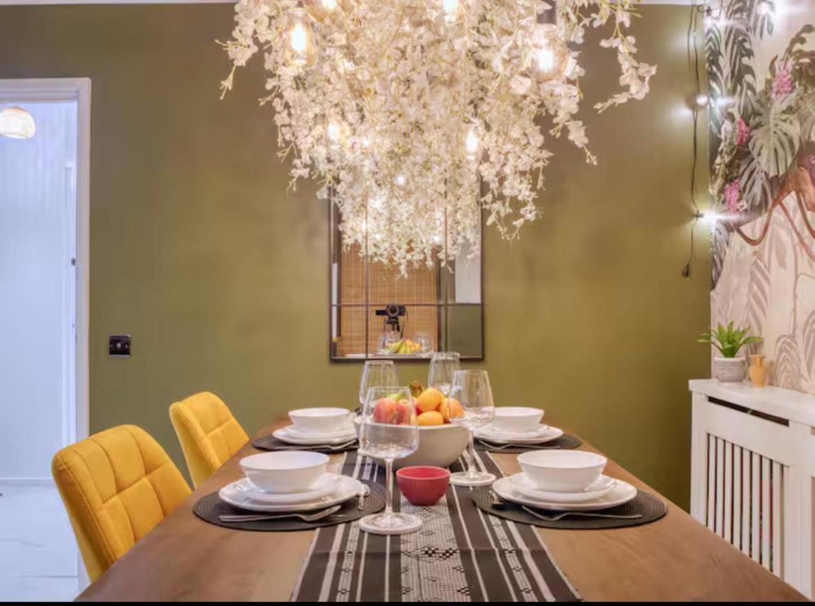 Villa The Zen Den With Hot Tub And Garden Londra Esterno foto