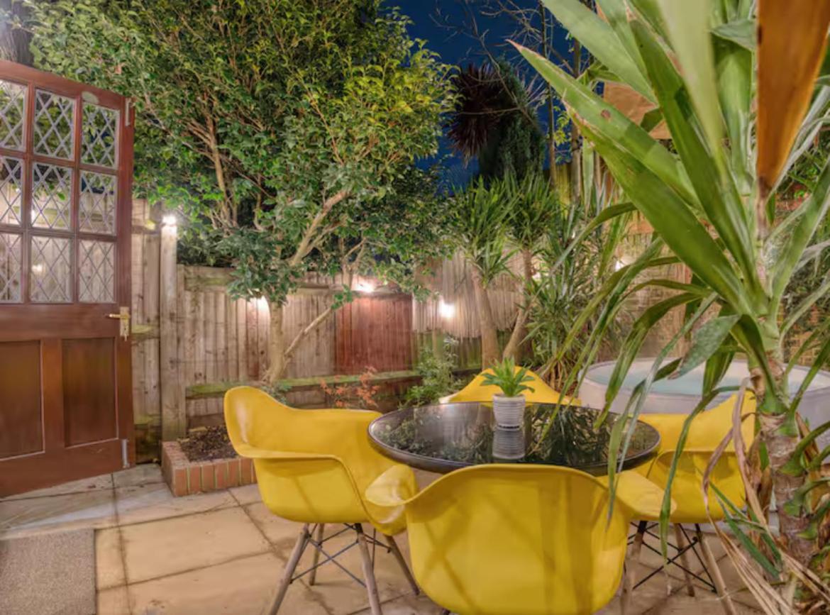 Villa The Zen Den With Hot Tub And Garden Londra Esterno foto