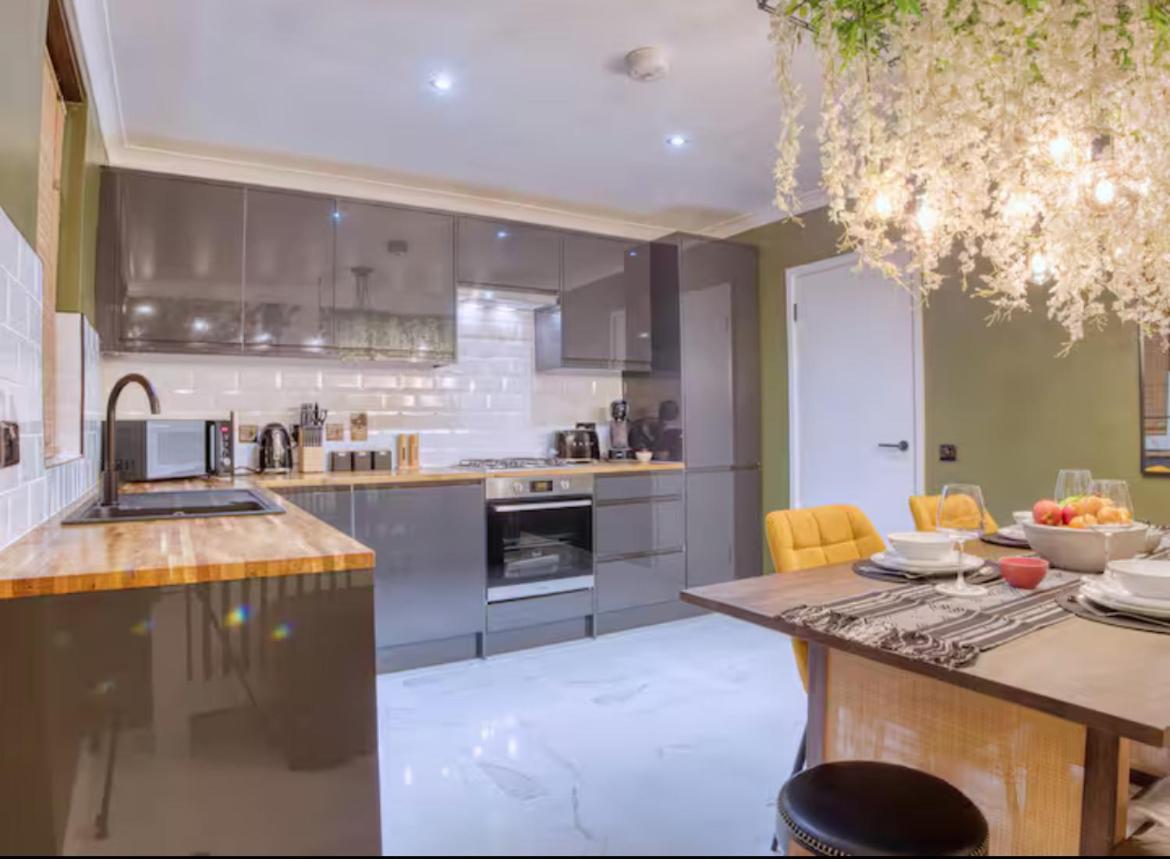 Villa The Zen Den With Hot Tub And Garden Londra Esterno foto